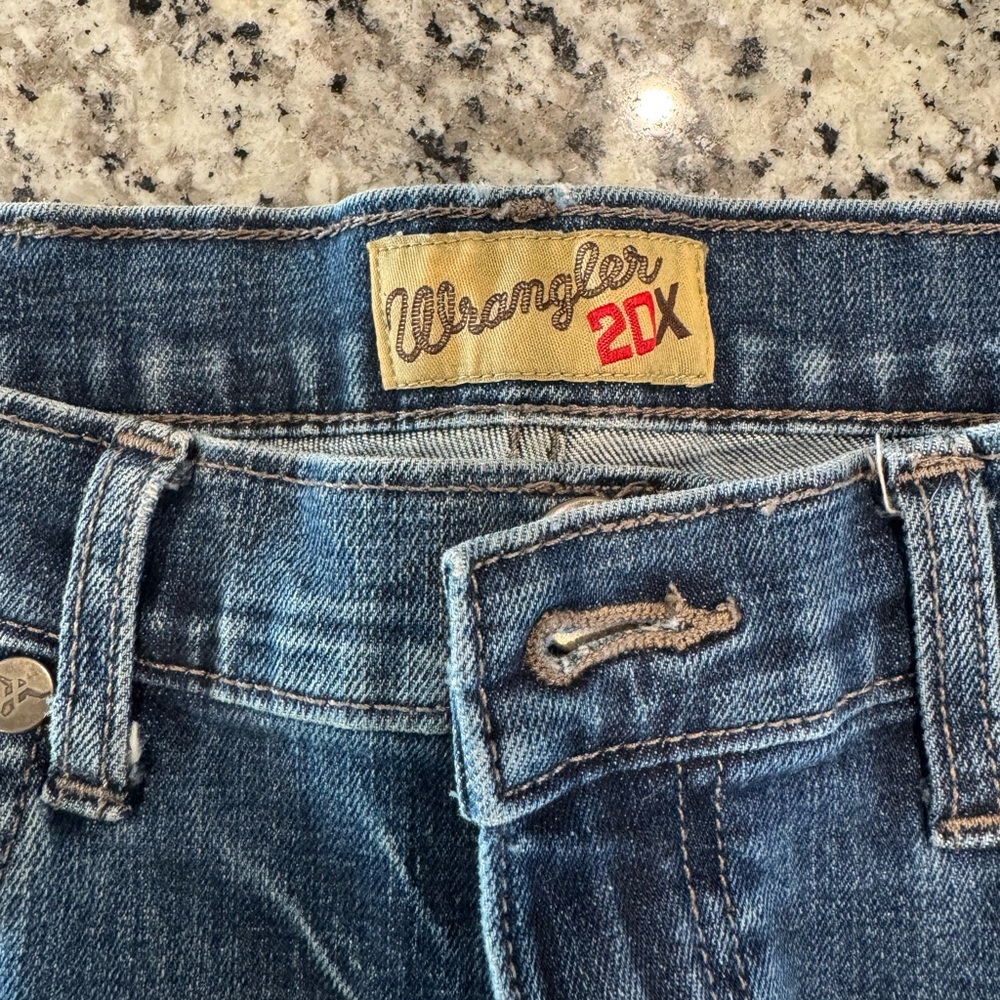 Men’s wrangler slim fit jeans like new size 30/36